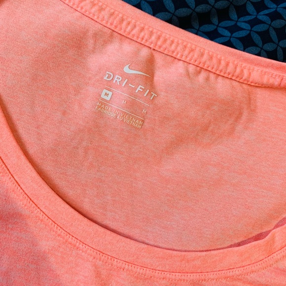 Nike T - Shirt - Picture 3 of 3